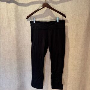 Lululemon Black Cropped capri Leggings